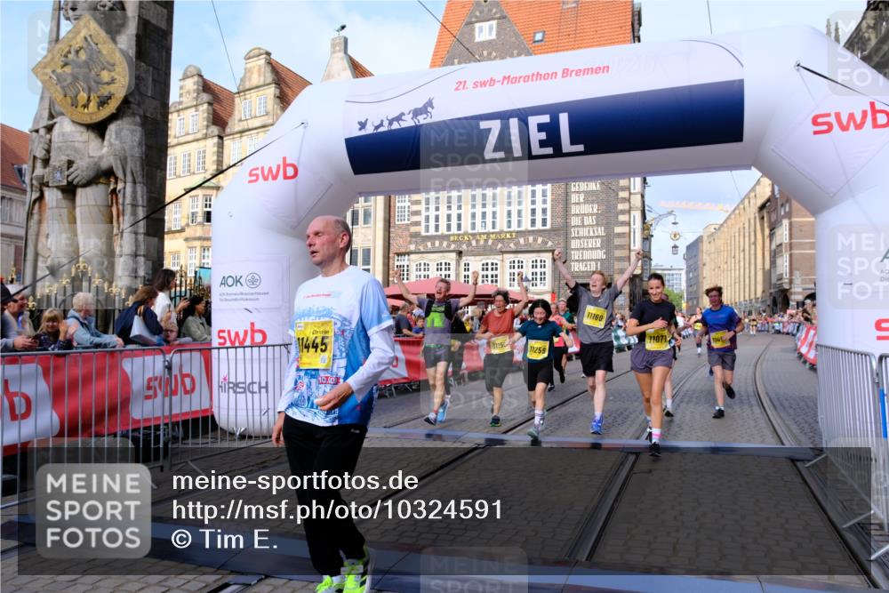 13.09.2026 - 21. swb-Marathon Bremen Tim E. http://msf.ph/oto/10324591 13.09.2026 11:00:18 Ziel 10175, 10691, 10758, 10867, 11054, 11071, 11158, 11159, 11160, 11250, 11259, 11427, 11445, 11453, 11524, 11525, 11528, 11587, 11588, 11589, 11637, 11879, 11904, 11907, 12123, 12238, 12239, 12242, 12243, 12274, 12388 meine-sportfotos.de