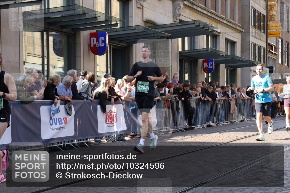 13.09.2026 - 21. swb-Marathon Bremen Strokosch-Dieckow http://msf.ph/oto/10324596 13.09.2026 13:19:31 Ziel 161, 411, 431, 461, 495, 511, 926, 1010, 1053, 1232, 1252, 1281, 1468, 1535, 1551, 1642, 1972, 2870, 2906, 3240, 3319, 3411, 3966, 4101, 4479, 4480, 5813, 5837, 7037, 7140, 7404, 7488, 7655, 8185, 8263, 9082, 9359, 9984, 13163, 13192, 189, 666, 926, 1232, 1599, 2423, 2535, 3182, 3508, 4319, 4455, 4819, 4977, 4978, 5172, 5371, 6008, 6633, 7140, 7268, 7754, 7945, 8153, 9552, 9638, 9805, 13163 meine-sportfotos.de