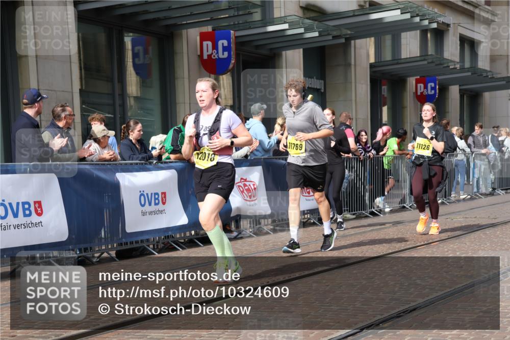 13.09.2026 - 21. swb-Marathon Bremen Strokosch-Dieckow http://msf.ph/oto/10324609 13.09.2026 11:00:22 Ziel 10263, 10272, 10275, 10306, 10367, 10368, 10369, 10857, 11055, 11126, 11162, 11180, 11343, 11475, 11556, 11687, 11708, 11769, 11797, 11804, 11819, 11838, 11959, 12006, 12018, 12397, 12430, 10144, 10677, 10758, 10801, 10810, 11016, 11045, 11071, 11129, 11158, 11159, 11160, 11259, 11453, 11524, 11525, 11528, 11547, 11587, 11588, 11589, 11623, 11907, 12105, 12106, 12123, 12190, 12274, 12291, 12352, 12394, 12530, 12531 meine-sportfotos.de