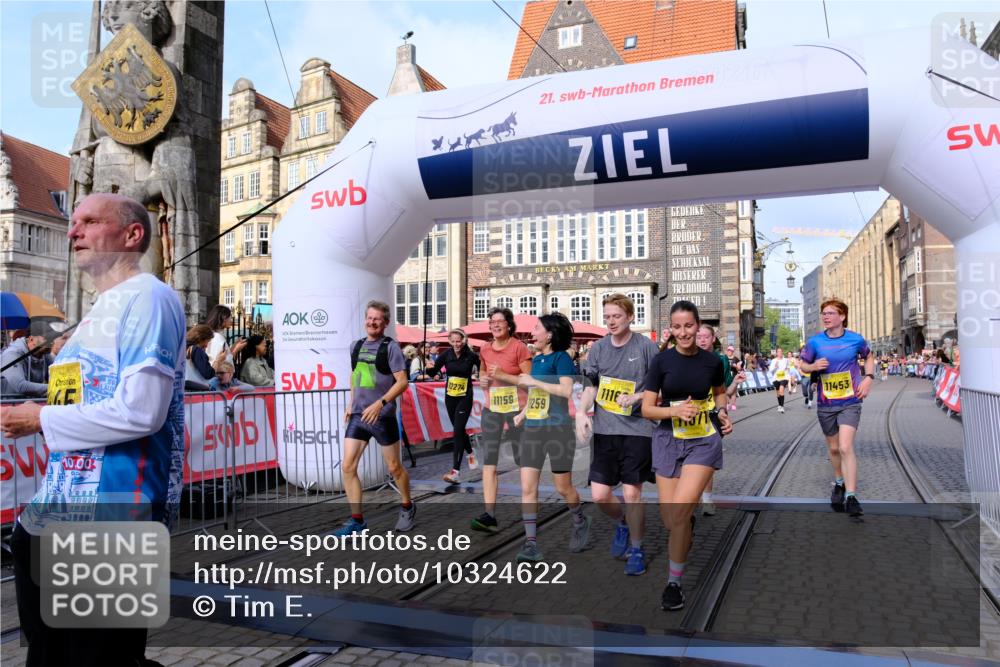13.09.2026 - 21. swb-Marathon Bremen Tim E. http://msf.ph/oto/10324622 13.09.2026 11:00:19 Ziel 10175, 10691, 10758, 10867, 11071, 11158, 11159, 11160, 11250, 11259, 11427, 11445, 11453, 11524, 11525, 11528, 11587, 11588, 11589, 11637, 11879, 11904, 11907, 12123, 12238, 12239, 12274, 12388 meine-sportfotos.de