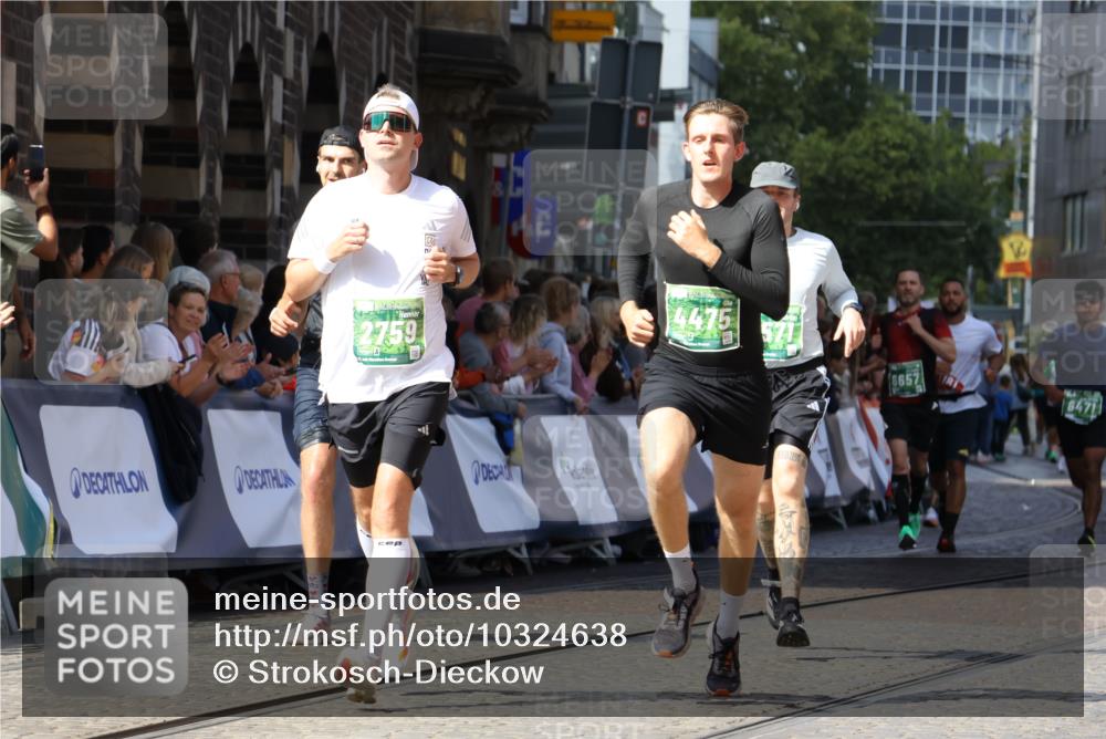 13.09.2026 - 21. swb-Marathon Bremen Strokosch-Dieckow http://msf.ph/oto/10324638 13.09.2026 13:10:54 Ziel 640, 1181, 1277, 1554, 2347, 2605, 4727, 5066, 5152, 5620, 5648, 6267, 7881, 8033, 335, 697, 2021, 2759, 3484, 3647, 4429, 4475, 4571, 5079, 6471, 6657, 8183, 9410, 9622 meine-sportfotos.de