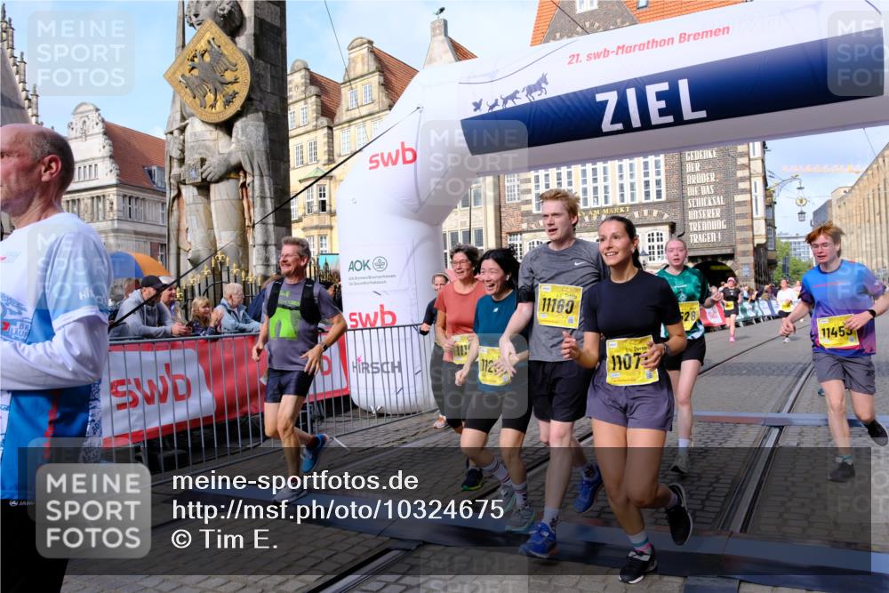 13.09.2026 - 21. swb-Marathon Bremen Tim E. http://msf.ph/oto/10324675 13.09.2026 11:00:20 Ziel 10175, 10691, 10758, 10867, 11071, 11158, 11159, 11160, 11250, 11259, 11427, 11445, 11453, 11524, 11525, 11528, 11587, 11588, 11589, 11637, 11879, 11904, 11907, 12123, 12238, 12239, 12274, 12352, 12388 meine-sportfotos.de