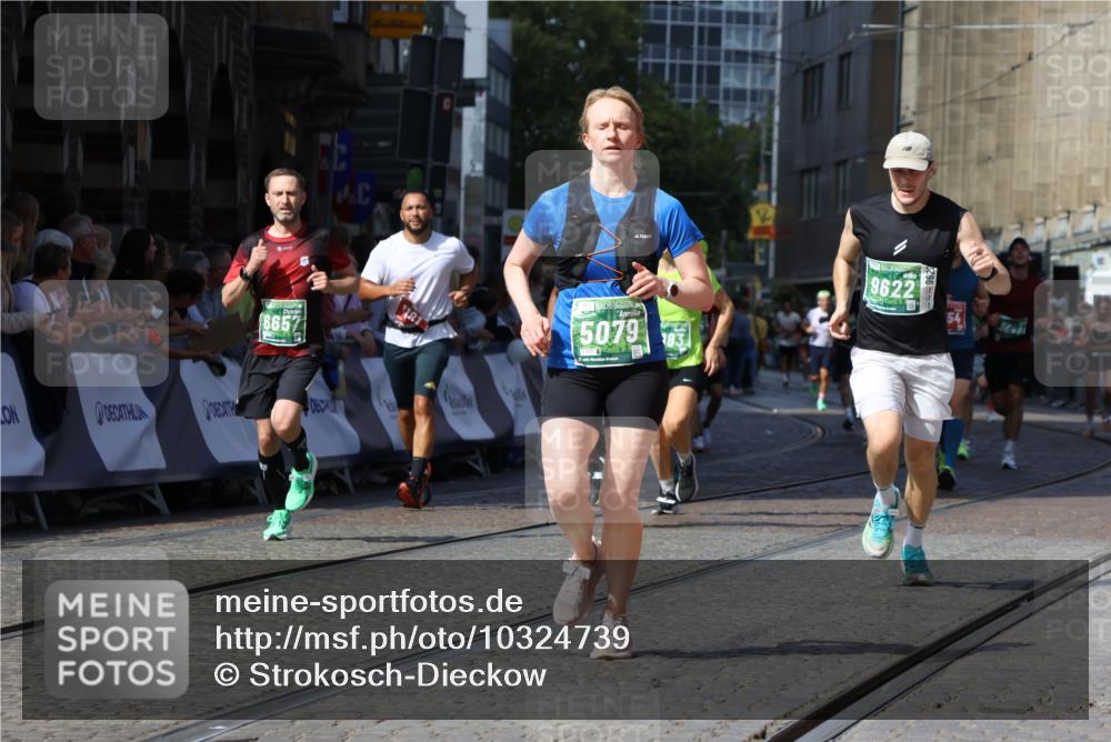 13.09.2026 - 21. swb-Marathon Bremen Strokosch-Dieckow http://msf.ph/oto/10324739 13.09.2026 13:10:57 Ziel 640, 1181, 1498, 1554, 2347, 2605, 4727, 5066, 5152, 5620, 5648, 6267, 7881, 13248, 335, 697, 2021, 3440, 3448, 3484, 3647, 4429, 5079, 6471, 6657, 8183, 9410, 9622, 9762 meine-sportfotos.de