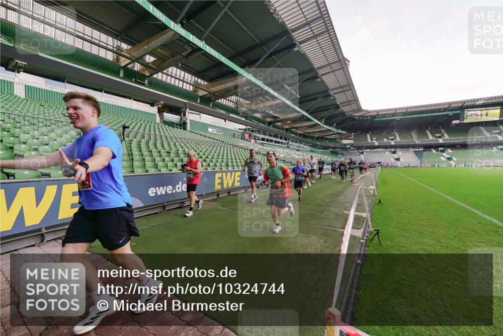 13.09.2026 - 21. swb-Marathon Bremen Michael Burmester http://msf.ph/oto/10324744 13.09.2026 13:27:45 Laufen im Stadion 111, 186, 357, 364, 390, 478, 597, 726, 829, 833, 888, 925, 1077, 1220, 1298, 1325, 1412, 1496, 1608, 1700, 1741, 1769, 1958, 1961, 1984, 2236, 2273, 2309, 2388, 2404, 2428, 2472, 2502, 2507, 2542, 2574, 2576, 2582, 2725, 2743, 2748, 2817, 2875, 2876, 2923, 2965, 3045, 3050, 3061, 3073, 3084, 3184, 3219, 3540, 3589, 3592, 3629, 3694, 3756, 3826, 3853, 3885, 3907, 3978, 4108, 4238, 4457, 4660 meine-sportfotos.de