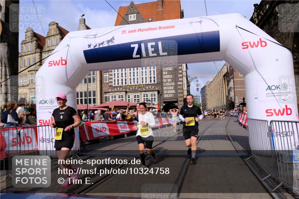 13.09.2026 - 21. swb-Marathon Bremen Tim E. http://msf.ph/oto/10324758 13.09.2026 11:00:24 Ziel 10175, 10758, 10867, 11016, 11071, 11158, 11159, 11160, 11250, 11259, 11445, 11453, 11524, 11525, 11528, 11587, 11588, 11589, 11879, 11907, 12123, 12238, 12239, 12274, 12352 meine-sportfotos.de