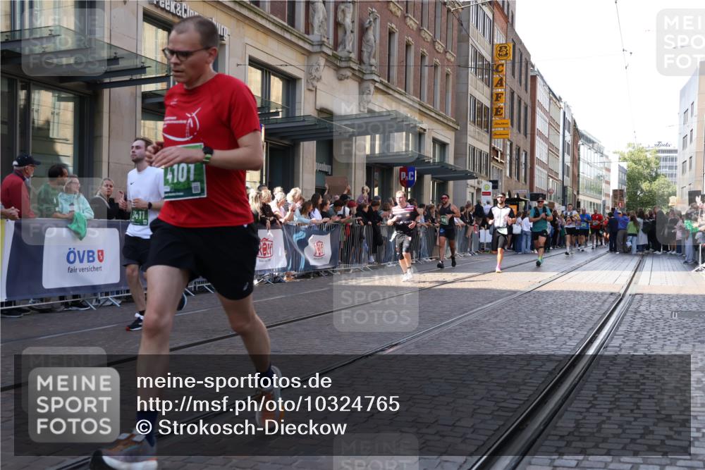 13.09.2026 - 21. swb-Marathon Bremen Strokosch-Dieckow http://msf.ph/oto/10324765 13.09.2026 13:19:36 Ziel 161, 205, 411, 431, 461, 495, 511, 1010, 1053, 1252, 1281, 1390, 1468, 1551, 1642, 1972, 2343, 2807, 2870, 2906, 3240, 3319, 3411, 3966, 4101, 4287, 4479, 4480, 5340, 5389, 5813, 5837, 6663, 7404, 7488, 7531, 7655, 8263, 9082, 9359, 9984, 13192, 926, 1010, 1232, 1468, 1535, 2423, 2535, 3182, 3508, 4319, 4455, 4977, 4978, 5371, 6008, 7037, 7140, 7268, 7754, 7945, 8153, 8185, 9552, 9638, 9805, 13163 meine-sportfotos.de