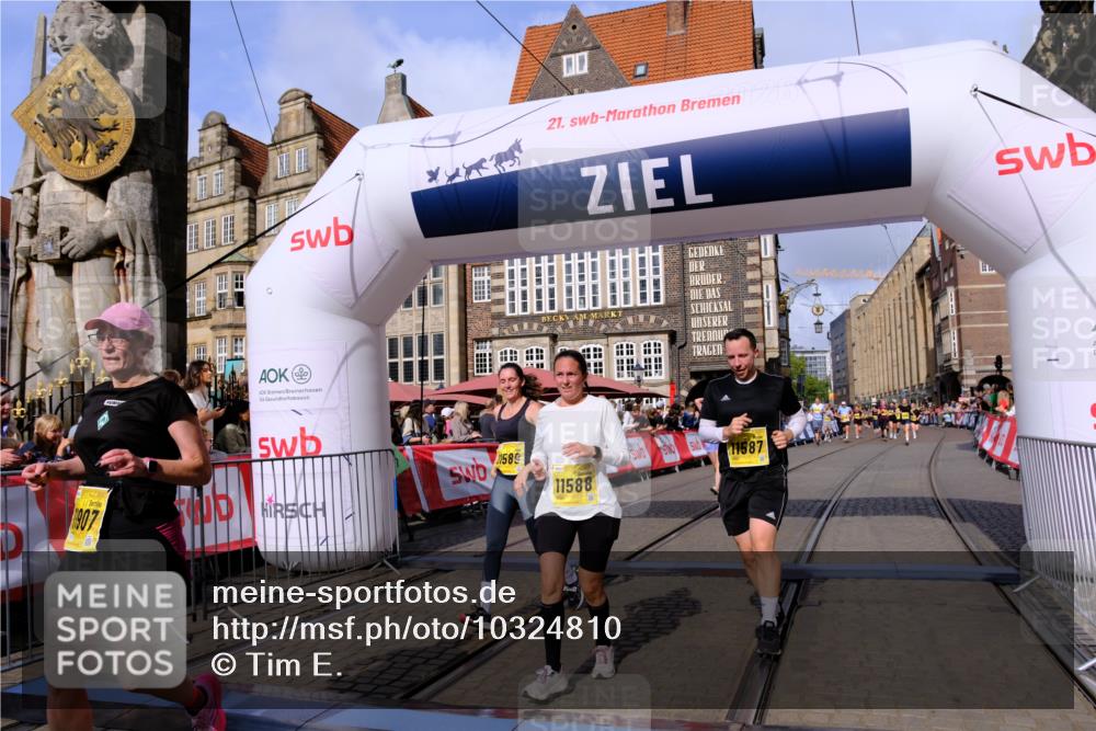 13.09.2026 - 21. swb-Marathon Bremen Tim E. http://msf.ph/oto/10324810 13.09.2026 11:00:25 Ziel 10175, 10758, 10867, 11016, 11071, 11158, 11159, 11160, 11250, 11259, 11445, 11453, 11524, 11525, 11528, 11587, 11588, 11589, 11879, 11907, 12123, 12190, 12274, 12352 meine-sportfotos.de