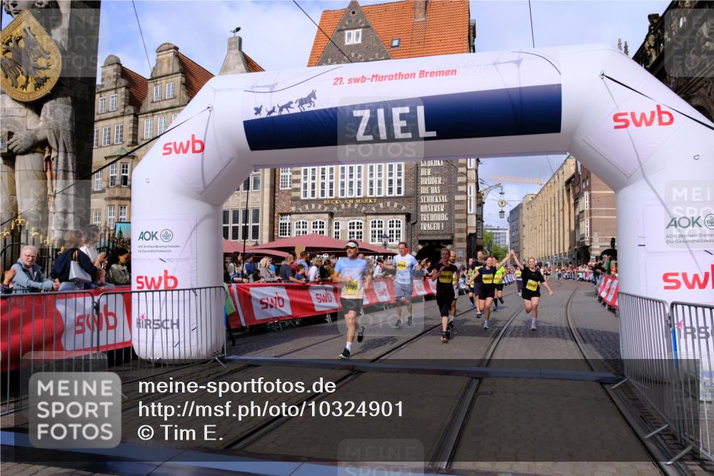 13.09.2026 - 21. swb-Marathon Bremen Tim E. http://msf.ph/oto/10324901 13.09.2026 11:00:33 Ziel 10144, 10677, 10758, 10801, 10810, 11016, 11045, 11129, 11524, 11525, 11547, 11587, 11588, 11589, 11623, 11907, 12105, 12106, 12190, 12291, 12352, 12394, 12530, 12531 meine-sportfotos.de