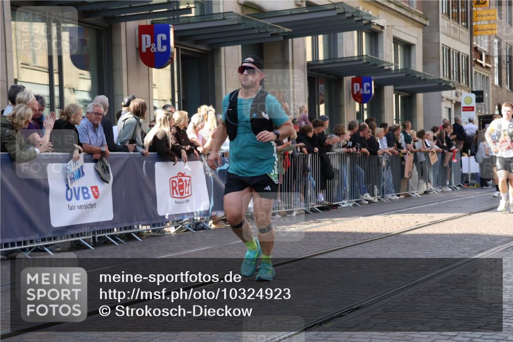 13.09.2026 - 21. swb-Marathon Bremen Strokosch-Dieckow http://msf.ph/oto/10324923 13.09.2026 13:19:40 Ziel 205, 411, 431, 495, 511, 655, 1053, 1058, 1252, 1390, 1537, 1551, 1931, 1972, 2343, 2807, 2870, 2903, 3240, 3319, 3411, 3690, 3966, 4101, 4287, 4479, 4480, 5340, 5389, 5813, 5837, 6663, 7341, 7404, 7488, 7531, 7655, 8263, 9082, 9359, 9756, 13192, 161, 461, 926, 1010, 1232, 1281, 1468, 1535, 1642, 2906, 3182, 4319, 4455, 4977, 4978, 5371, 7037, 7140, 7268, 7655, 7945, 8153, 8185, 9638, 9984, 13163 meine-sportfotos.de