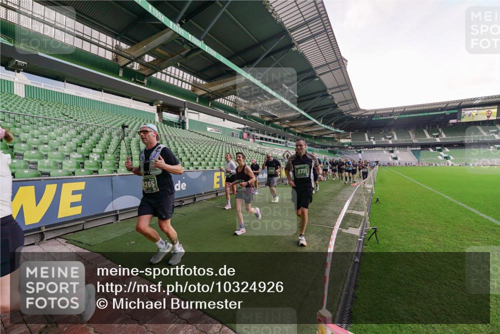 13.09.2026 - 21. swb-Marathon Bremen Michael Burmester http://msf.ph/oto/10324926 13.09.2026 13:28:08 Laufen im Stadion 111, 186, 220, 357, 364, 478, 597, 726, 829, 888, 925, 1079, 1220, 1298, 1325, 1412, 1496, 1608, 1700, 1741, 1769, 1777, 1958, 1961, 1984, 2236, 2309, 2365, 2388, 2404, 2472, 2502, 2507, 2542, 2574, 2582, 2593, 2725, 2743, 2748, 2868, 2875, 2876, 2923, 2991, 3045, 3050, 3061, 3073, 3154, 3184, 3219, 3540, 3589, 3592, 3595, 3678, 3694, 3756, 3798, 3826, 3853, 3885, 3907, 3978, 3987, 4108, 4238, 4457, 4660 meine-sportfotos.de