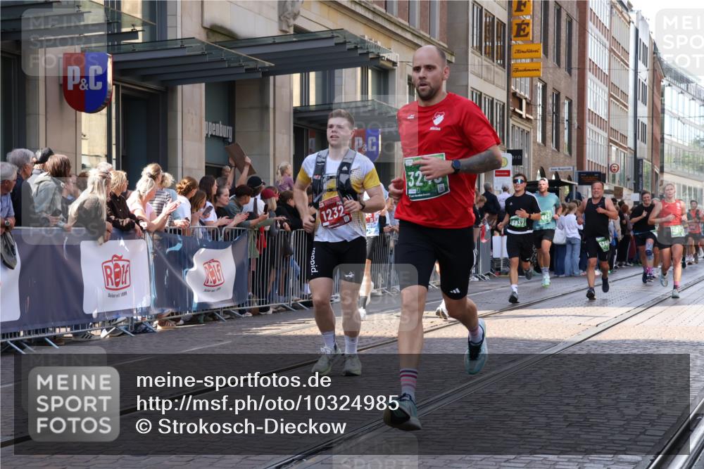 13.09.2026 - 21. swb-Marathon Bremen Strokosch-Dieckow http://msf.ph/oto/10324985 13.09.2026 13:19:43 Ziel 205, 411, 431, 495, 511, 655, 1053, 1058, 1252, 1390, 1537, 1551, 1931, 1972, 2122, 2343, 2807, 2885, 2903, 3240, 3319, 3411, 3685, 3690, 4101, 4287, 5340, 5389, 5813, 5837, 6663, 7341, 7404, 7488, 7531, 8263, 9082, 9518, 9756, 13192, 161, 461, 926, 1010, 1232, 1281, 1468, 1535, 1642, 2870, 2906, 3966, 4319, 4455, 4479, 4480, 4977, 4978, 5371, 7037, 7140, 7268, 7655, 7945, 8153, 8185, 9359, 9984, 13163 meine-sportfotos.de