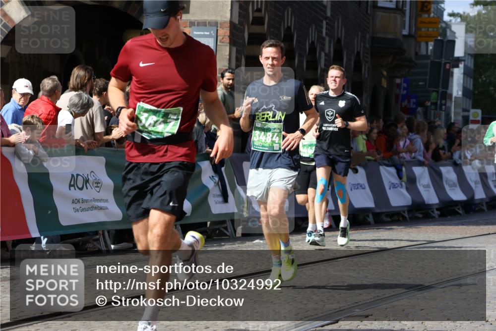13.09.2026 - 21. swb-Marathon Bremen Strokosch-Dieckow http://msf.ph/oto/10324992 13.09.2026 13:11:06 Ziel 384, 1181, 1385, 1498, 1554, 2347, 4023, 4475, 4727, 5066, 5152, 5155, 5168, 5314, 5387, 5648, 7115, 7136, 9659, 13248, 1349, 2087, 3440, 3448, 3484, 4429, 6274, 8474, 9291, 9618, 9762 meine-sportfotos.de