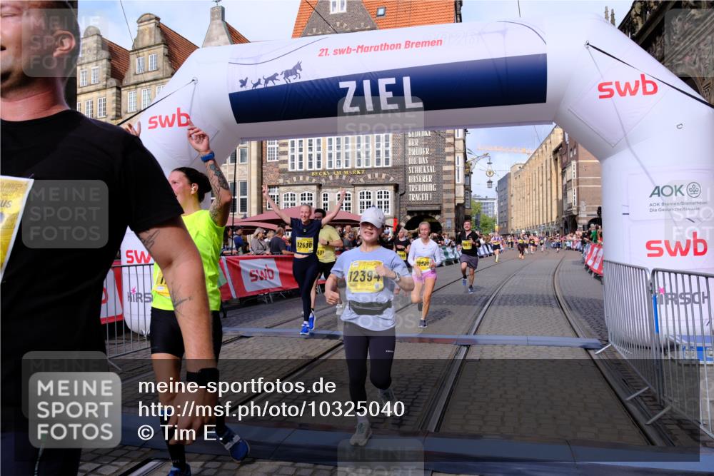 13.09.2026 - 21. swb-Marathon Bremen Tim E. http://msf.ph/oto/10325040 13.09.2026 11:00:38 Ziel 10144, 10677, 10801, 10810, 11016, 11045, 11126, 11129, 11547, 11623, 12018, 12105, 12106, 12190, 12291, 12352, 12394, 12530, 12531 meine-sportfotos.de