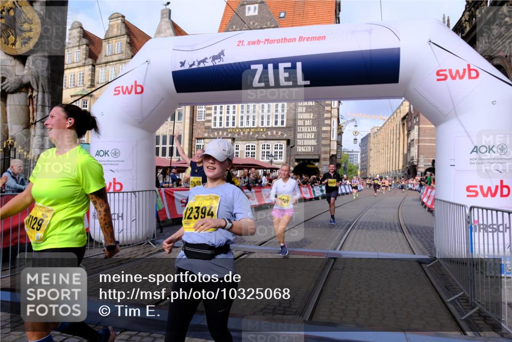 13.09.2026 - 21. swb-Marathon Bremen Tim E. http://msf.ph/oto/10325068 13.09.2026 11:00:38 Ziel 10144, 10677, 10801, 10810, 11016, 11045, 11126, 11129, 11547, 11623, 12018, 12105, 12106, 12190, 12291, 12352, 12394, 12530, 12531 meine-sportfotos.de