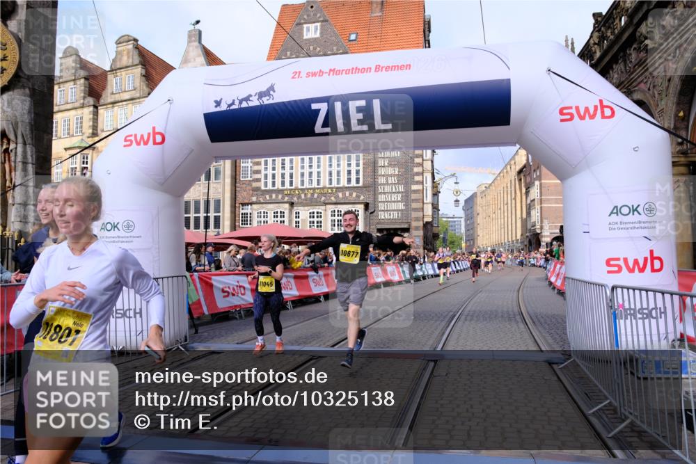13.09.2026 - 21. swb-Marathon Bremen Tim E. http://msf.ph/oto/10325138 13.09.2026 11:00:40 Ziel 10144, 10369, 10677, 10801, 10810, 11016, 11045, 11126, 11129, 11547, 11623, 11769, 12018, 12105, 12106, 12190, 12291, 12352, 12394, 12530, 12531 meine-sportfotos.de