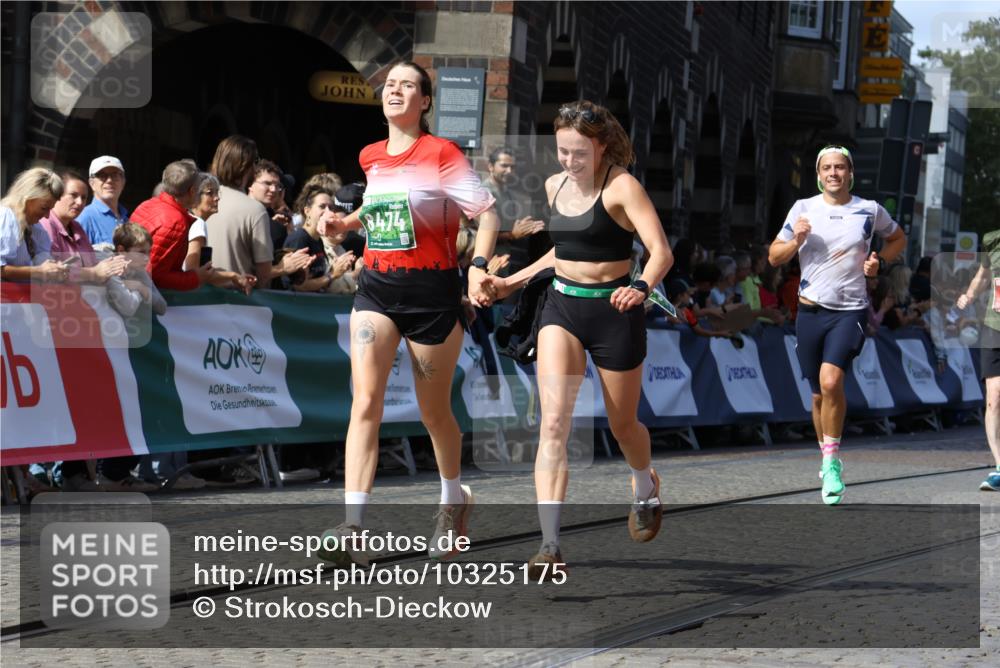 13.09.2026 - 21. swb-Marathon Bremen Strokosch-Dieckow http://msf.ph/oto/10325175 13.09.2026 13:11:12 Ziel 384, 697, 1385, 1498, 2021, 2347, 2759, 4023, 4475, 4571, 5079, 5155, 5168, 5314, 5387, 6657, 7115, 7136, 9622, 9659, 13248, 1349, 2087, 3899, 6274, 8474, 9291, 9618 meine-sportfotos.de