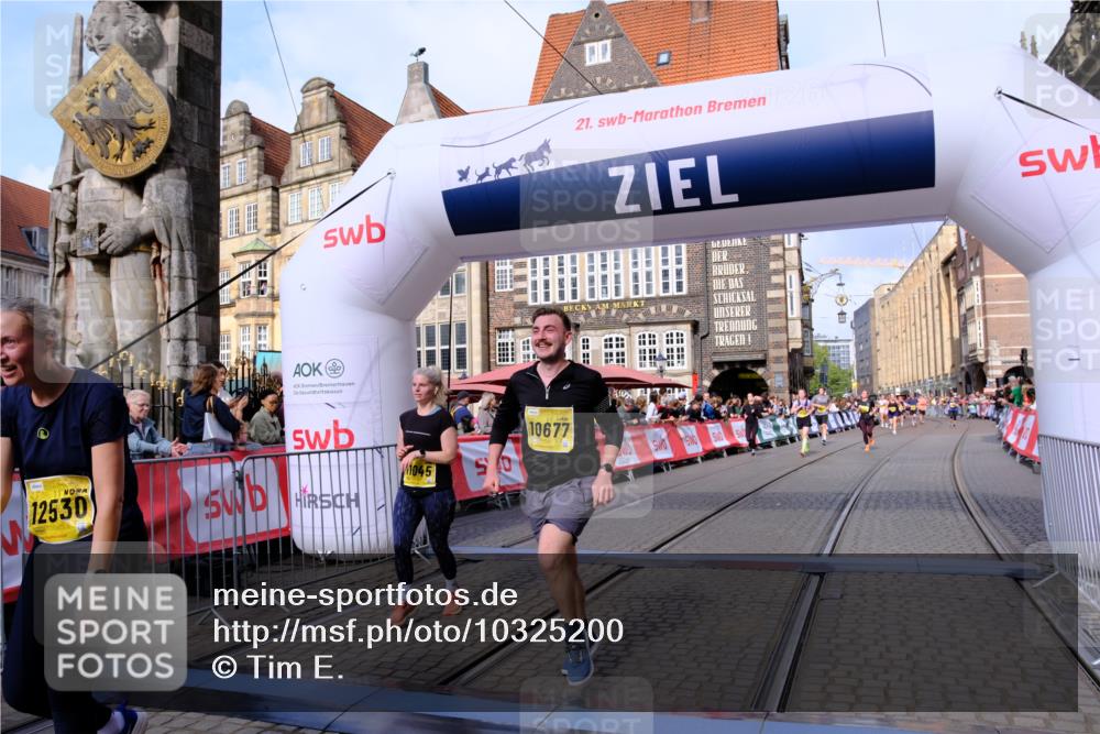 13.09.2026 - 21. swb-Marathon Bremen Tim E. http://msf.ph/oto/10325200 13.09.2026 11:00:40 Ziel 10144, 10369, 10677, 10801, 10810, 11016, 11045, 11126, 11129, 11547, 11623, 11769, 12018, 12105, 12106, 12190, 12291, 12352, 12394, 12530, 12531 meine-sportfotos.de