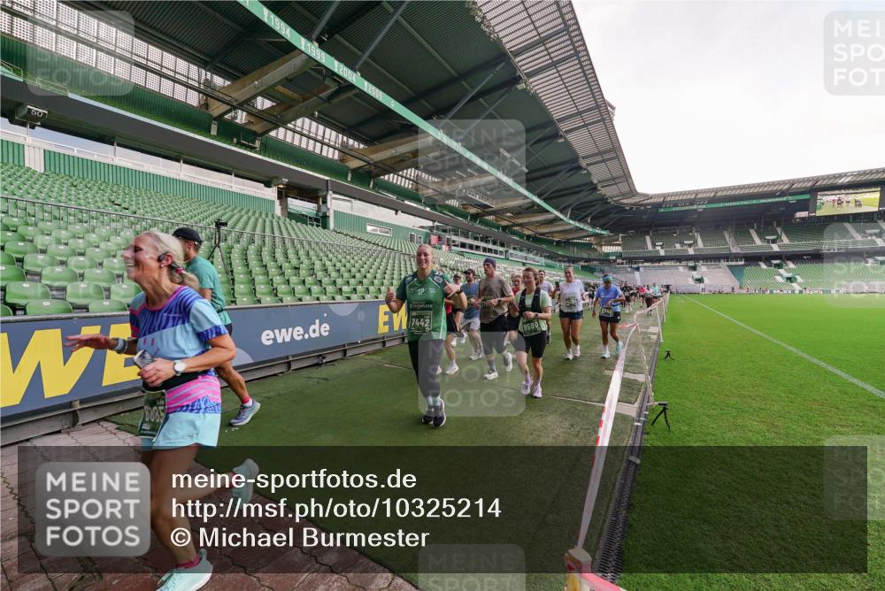 13.09.2026 - 21. swb-Marathon Bremen Michael Burmester http://msf.ph/oto/10325214 13.09.2026 13:28:44 Laufen im Stadion 111, 220, 357, 422, 476, 478, 597, 685, 726, 729, 754, 829, 888, 925, 986, 1079, 1220, 1298, 1325, 1384, 1496, 1608, 1615, 1741, 1769, 1777, 1958, 1961, 1984, 2236, 2326, 2365, 2436, 2472, 2502, 2574, 2593, 2725, 2740, 2743, 2862, 2868, 2876, 2924, 2991, 3020, 3061, 3073, 3129, 3154, 3219, 3238, 3274, 3321, 3361, 3589, 3592, 3594, 3595, 3605, 3678, 3694, 3755, 3758, 3798, 3826, 3853, 3885, 3907, 3953, 3965, 3971, 3978, 3987, 4011, 4108, 4238, 4457, 4660 meine-sportfotos.de