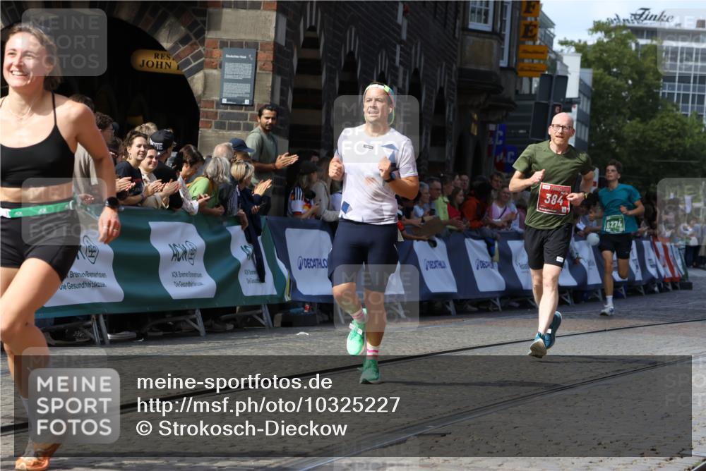 13.09.2026 - 21. swb-Marathon Bremen Strokosch-Dieckow http://msf.ph/oto/10325227 13.09.2026 13:11:13 Ziel 384, 697, 1385, 1498, 2021, 2347, 2759, 4023, 4475, 4571, 5079, 5155, 5168, 5314, 5387, 6471, 6657, 7115, 7136, 9622, 9659, 13248, 382, 1349, 2087, 3899, 6274, 9291, 9618 meine-sportfotos.de