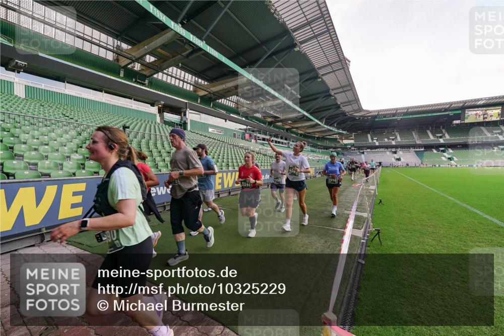 13.09.2026 - 21. swb-Marathon Bremen Michael Burmester http://msf.ph/oto/10325229 13.09.2026 13:28:45 Laufen im Stadion 111, 220, 357, 422, 476, 478, 597, 685, 726, 729, 754, 829, 888, 925, 986, 1079, 1220, 1298, 1325, 1384, 1496, 1608, 1615, 1741, 1769, 1777, 1958, 1984, 2236, 2326, 2365, 2436, 2472, 2502, 2574, 2593, 2740, 2743, 2862, 2868, 2876, 2924, 2991, 3020, 3061, 3073, 3129, 3154, 3219, 3238, 3274, 3321, 3361, 3589, 3594, 3595, 3605, 3678, 3694, 3755, 3758, 3798, 3826, 3853, 3885, 3907, 3953, 3965, 3971, 3978, 3987, 4011, 4108, 4238, 4457, 4660 meine-sportfotos.de