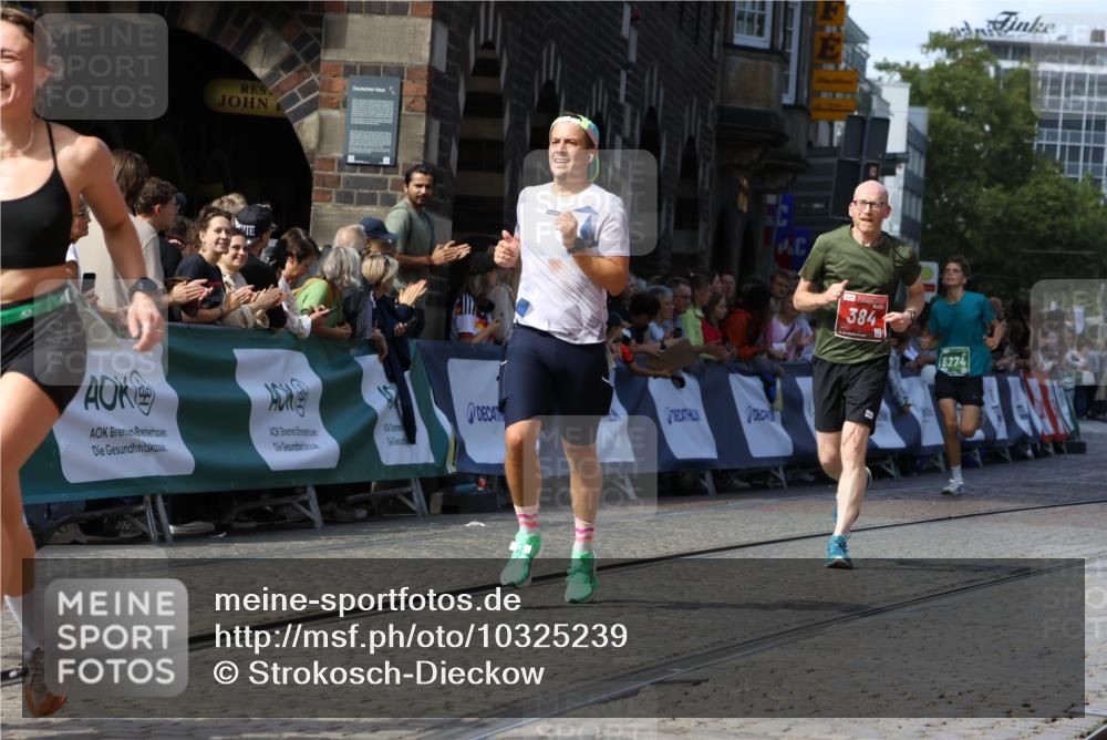 13.09.2026 - 21. swb-Marathon Bremen Strokosch-Dieckow http://msf.ph/oto/10325239 13.09.2026 13:11:13 Ziel 384, 697, 1385, 1498, 2021, 2347, 2759, 4023, 4475, 4571, 5079, 5155, 5168, 5314, 5387, 6471, 6657, 7115, 7136, 9622, 9659, 13248, 382, 1349, 2087, 3899, 6274, 9291, 9618 meine-sportfotos.de