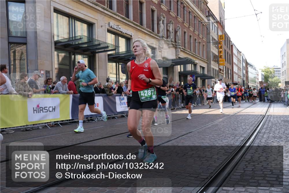 13.09.2026 - 21. swb-Marathon Bremen Strokosch-Dieckow http://msf.ph/oto/10325242 13.09.2026 13:19:48 Ziel 205, 411, 431, 495, 511, 655, 1053, 1058, 1252, 1390, 1537, 1551, 1750, 1931, 1972, 2122, 2343, 2807, 2885, 2903, 3240, 3411, 3685, 3690, 4287, 5340, 5389, 5583, 5813, 5837, 6663, 7018, 7341, 7404, 7488, 7531, 7664, 9518, 9756, 13192, 161, 411, 461, 926, 1010, 1232, 1281, 1468, 1535, 1642, 2870, 2906, 3319, 3966, 4101, 4455, 4479, 4480, 4977, 4978, 7037, 7140, 7268, 7655, 7945, 8153, 8185, 8263, 9082, 9359, 9984, 13163 meine-sportfotos.de