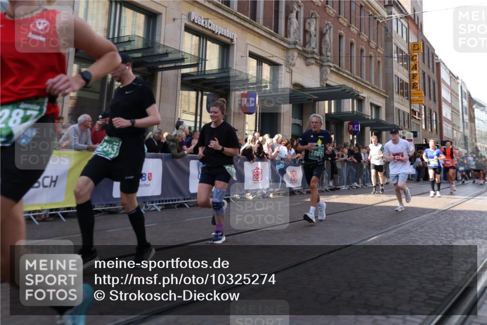13.09.2026 - 21. swb-Marathon Bremen Strokosch-Dieckow http://msf.ph/oto/10325274 13.09.2026 13:19:49 Ziel 205, 431, 495, 511, 655, 1053, 1058, 1252, 1390, 1537, 1551, 1750, 1931, 1972, 2122, 2343, 2807, 2885, 2903, 3240, 3411, 3685, 3690, 4287, 5340, 5389, 5583, 5813, 5837, 6663, 6901, 7018, 7341, 7404, 7488, 7531, 7664, 9518, 9756, 13192, 161, 411, 461, 926, 1010, 1053, 1232, 1281, 1468, 1535, 1642, 2870, 2906, 3319, 3411, 3966, 4101, 4455, 4479, 4480, 4977, 4978, 7037, 7140, 7268, 7655, 8153, 8185, 8263, 9082, 9359, 9984, 13163 meine-sportfotos.de