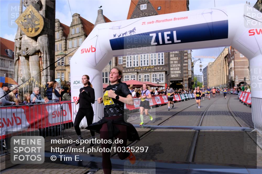13.09.2026 - 21. swb-Marathon Bremen Tim E. http://msf.ph/oto/10325297 13.09.2026 11:00:45 Ziel 10144, 10272, 10275, 10369, 10677, 10801, 10810, 11045, 11126, 11129, 11180, 11547, 11623, 11708, 11769, 12018, 12105, 12106, 12190, 12291, 12394, 12530, 12531 meine-sportfotos.de