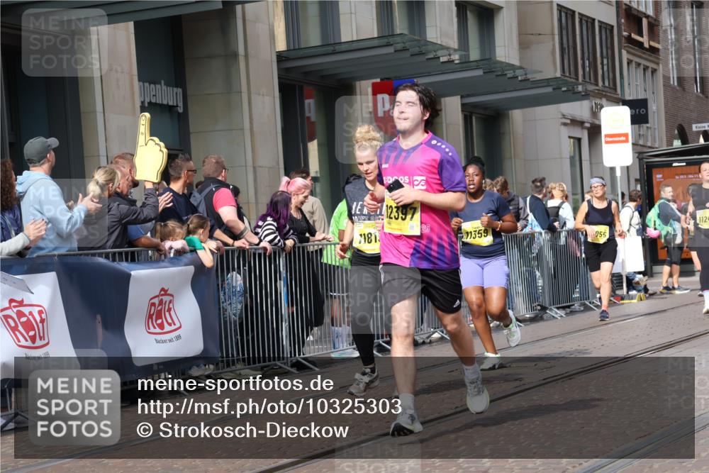 13.09.2026 - 21. swb-Marathon Bremen Strokosch-Dieckow http://msf.ph/oto/10325303 13.09.2026 11:00:40 Ziel 10093, 10367, 10368, 10428, 10639, 10753, 10857, 10964, 10965, 11049, 11055, 11116, 11247, 11359, 11428, 11540, 11681, 11682, 11728, 11797, 11804, 11819, 11850, 11959, 12006, 12085, 12116, 12241, 12397, 12428, 10263, 10272, 10275, 10306, 10369, 10677, 10801, 11045, 11126, 11129, 11162, 11180, 11343, 11475, 11556, 11687, 11708, 11769, 11838, 11959, 12018, 12105, 12106, 12291, 12394, 12430, 12530, 12531 meine-sportfotos.de