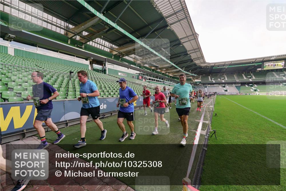 13.09.2026 - 21. swb-Marathon Bremen Michael Burmester http://msf.ph/oto/10325308 13.09.2026 13:28:55 Laufen im Stadion 111, 171, 220, 357, 422, 476, 478, 597, 685, 726, 729, 754, 829, 888, 925, 986, 1079, 1217, 1220, 1270, 1298, 1325, 1384, 1496, 1615, 1741, 1777, 1958, 1984, 2236, 2238, 2326, 2365, 2436, 2472, 2502, 2546, 2574, 2593, 2740, 2743, 2830, 2862, 2868, 2876, 2924, 2991, 3020, 3053, 3061, 3129, 3154, 3219, 3238, 3274, 3321, 3361, 3563, 3589, 3594, 3595, 3605, 3678, 3694, 3755, 3758, 3798, 3826, 3853, 3885, 3953, 3965, 3971, 3978, 3987, 4011, 4108, 4238, 4457, 4660 meine-sportfotos.de