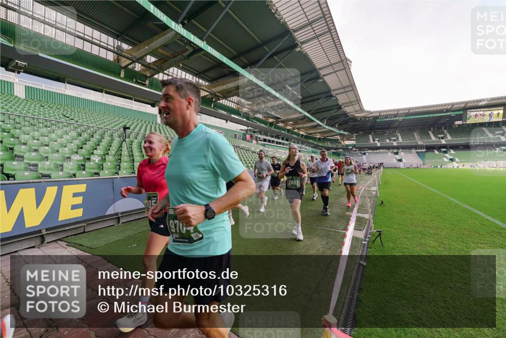 13.09.2026 - 21. swb-Marathon Bremen Michael Burmester http://msf.ph/oto/10325316 13.09.2026 13:28:56 Laufen im Stadion 111, 171, 220, 357, 422, 476, 478, 597, 685, 726, 729, 754, 829, 888, 925, 986, 1079, 1217, 1220, 1270, 1298, 1325, 1384, 1496, 1615, 1741, 1777, 1958, 1984, 2236, 2238, 2326, 2365, 2436, 2472, 2502, 2546, 2574, 2593, 2740, 2743, 2830, 2862, 2868, 2876, 2924, 2991, 3020, 3053, 3061, 3129, 3154, 3219, 3238, 3274, 3321, 3361, 3563, 3589, 3594, 3595, 3605, 3678, 3694, 3755, 3758, 3798, 3826, 3853, 3885, 3953, 3965, 3971, 3978, 3987, 4011, 4108, 4238, 4457, 4660 meine-sportfotos.de