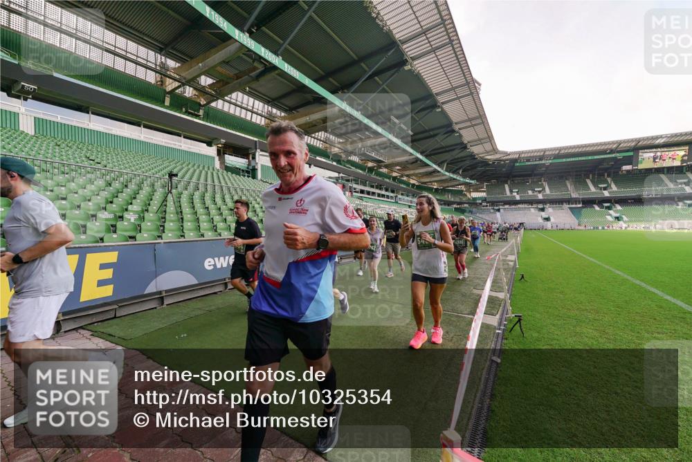 13.09.2026 - 21. swb-Marathon Bremen Michael Burmester http://msf.ph/oto/10325354 13.09.2026 13:28:57 Laufen im Stadion 111, 171, 220, 357, 422, 476, 478, 597, 685, 726, 729, 754, 829, 888, 925, 986, 1079, 1217, 1220, 1270, 1298, 1325, 1384, 1496, 1615, 1741, 1777, 1958, 1984, 2236, 2238, 2326, 2365, 2436, 2472, 2502, 2546, 2574, 2593, 2740, 2743, 2830, 2862, 2868, 2876, 2924, 2991, 3020, 3053, 3061, 3129, 3154, 3219, 3238, 3274, 3321, 3361, 3563, 3589, 3594, 3595, 3605, 3678, 3694, 3755, 3758, 3798, 3826, 3853, 3885, 3898, 3953, 3965, 3971, 3987, 4011, 4108, 4238, 4457, 4660 meine-sportfotos.de