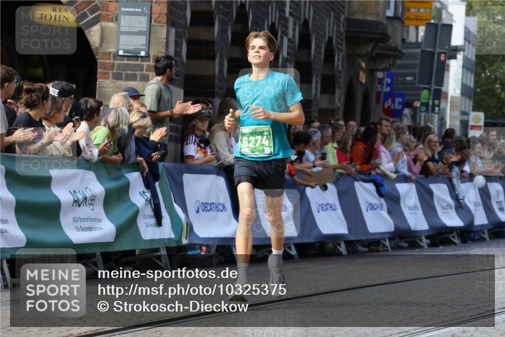 13.09.2026 - 21. swb-Marathon Bremen Strokosch-Dieckow http://msf.ph/oto/10325375 13.09.2026 13:11:17 Ziel 335, 384, 697, 1385, 2021, 2759, 3647, 4023, 4475, 4571, 5079, 5155, 5168, 5314, 5387, 6471, 6657, 7115, 7136, 8183, 9410, 9622, 9659, 13248, 382, 3899, 6274, 7109, 8982, 9291 meine-sportfotos.de