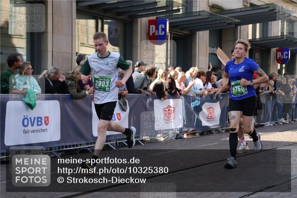13.09.2026 - 21. swb-Marathon Bremen Strokosch-Dieckow http://msf.ph/oto/10325380 13.09.2026 13:19:52 Ziel 205, 431, 495, 511, 655, 1058, 1252, 1390, 1537, 1750, 1931, 2122, 2343, 2577, 2807, 2885, 2903, 3685, 3690, 4287, 5340, 5389, 5450, 5583, 5813, 5837, 6663, 6901, 7018, 7341, 7404, 7531, 7664, 8178, 9047, 9518, 9756, 13192, 161, 411, 461, 495, 926, 1010, 1053, 1232, 1281, 1468, 1535, 1551, 1642, 1972, 2870, 2906, 3240, 3319, 3411, 3966, 4101, 4479, 4480, 4977, 4978, 7037, 7140, 7404, 7488, 7655, 8185, 8263, 9082, 9359, 9984, 13163, 13192 meine-sportfotos.de