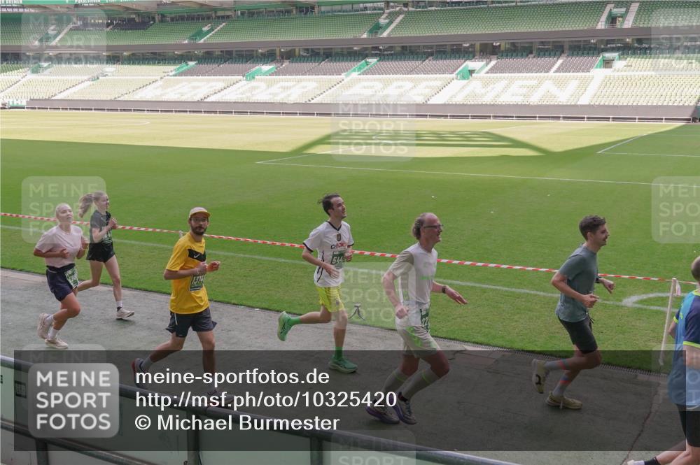 13.09.2026 - 21. swb-Marathon Bremen Michael Burmester http://msf.ph/oto/10325420 13.09.2026 12:54:48 Laufen im Stadion 161, 189, 201, 205, 313, 376, 385, 388, 461, 472, 481, 495, 541, 560, 615, 616, 666, 675, 696, 740, 816, 827, 913, 982, 1053, 1076, 1197, 1207, 1390, 1419, 1468, 1551, 1599, 1631, 1658, 1707, 1814, 2055, 2125, 2234, 2251, 2280, 2319, 2362, 2383, 2390, 2401, 2422, 2454, 2474, 2499, 2623, 2701, 2733, 2801, 2824, 2870, 2882, 2913, 2922, 2962, 2971, 2997, 3012, 3054, 3057, 3134, 3175, 3206, 3241, 3246, 3346, 3356, 3357, 3413, 3706, 3716, 3836, 4137, 6106 meine-sportfotos.de