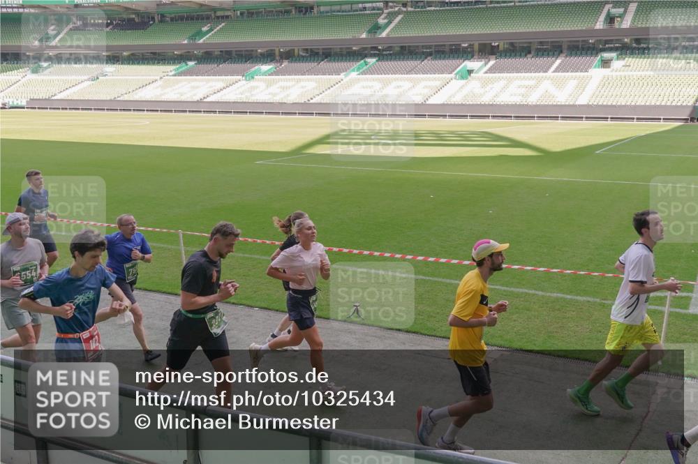 13.09.2026 - 21. swb-Marathon Bremen Michael Burmester http://msf.ph/oto/10325434 13.09.2026 12:54:49 Laufen im Stadion 161, 189, 201, 205, 313, 376, 385, 388, 461, 472, 481, 495, 541, 560, 615, 616, 666, 675, 696, 740, 816, 827, 913, 982, 1053, 1058, 1076, 1197, 1207, 1390, 1419, 1468, 1551, 1599, 1631, 1645, 1658, 1707, 1814, 2055, 2125, 2234, 2251, 2280, 2319, 2362, 2383, 2390, 2401, 2422, 2454, 2474, 2499, 2623, 2701, 2733, 2801, 2824, 2870, 2882, 2913, 2922, 2962, 2971, 2997, 3012, 3054, 3057, 3134, 3175, 3192, 3206, 3241, 3246, 3346, 3356, 3357, 3413, 3706, 3716, 3836, 4137, 6106 meine-sportfotos.de