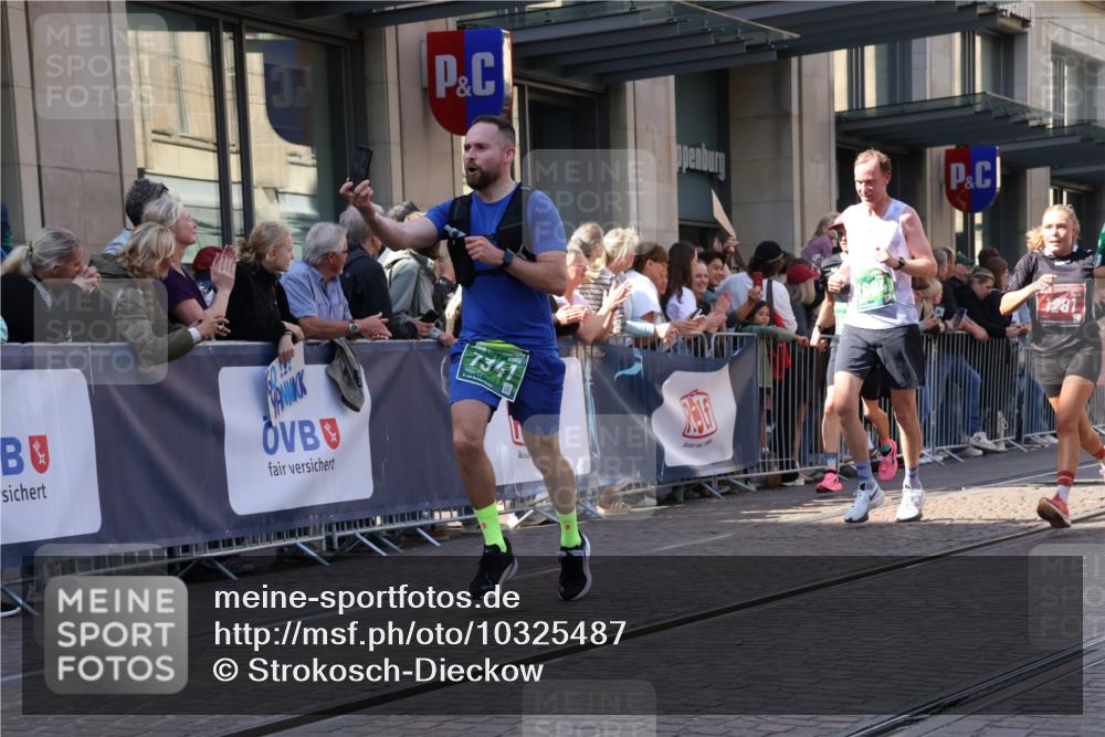 13.09.2026 - 21. swb-Marathon Bremen Strokosch-Dieckow http://msf.ph/oto/10325487 13.09.2026 13:19:54 Ziel 205, 232, 431, 511, 655, 1058, 1252, 1390, 1537, 1750, 1931, 2122, 2343, 2577, 2807, 2885, 2903, 3685, 3690, 4287, 4351, 5137, 5340, 5389, 5450, 5583, 5813, 5837, 6663, 6901, 7018, 7341, 7531, 7664, 8178, 9047, 9518, 9756, 13222, 161, 411, 461, 495, 511, 926, 1010, 1053, 1232, 1281, 1468, 1535, 1551, 1642, 1972, 2870, 2906, 3240, 3319, 3411, 3966, 4101, 4479, 4480, 4977, 4978, 5813, 7037, 7140, 7404, 7488, 7655, 8185, 8263, 9082, 9359, 9984, 13163, 13192 meine-sportfotos.de