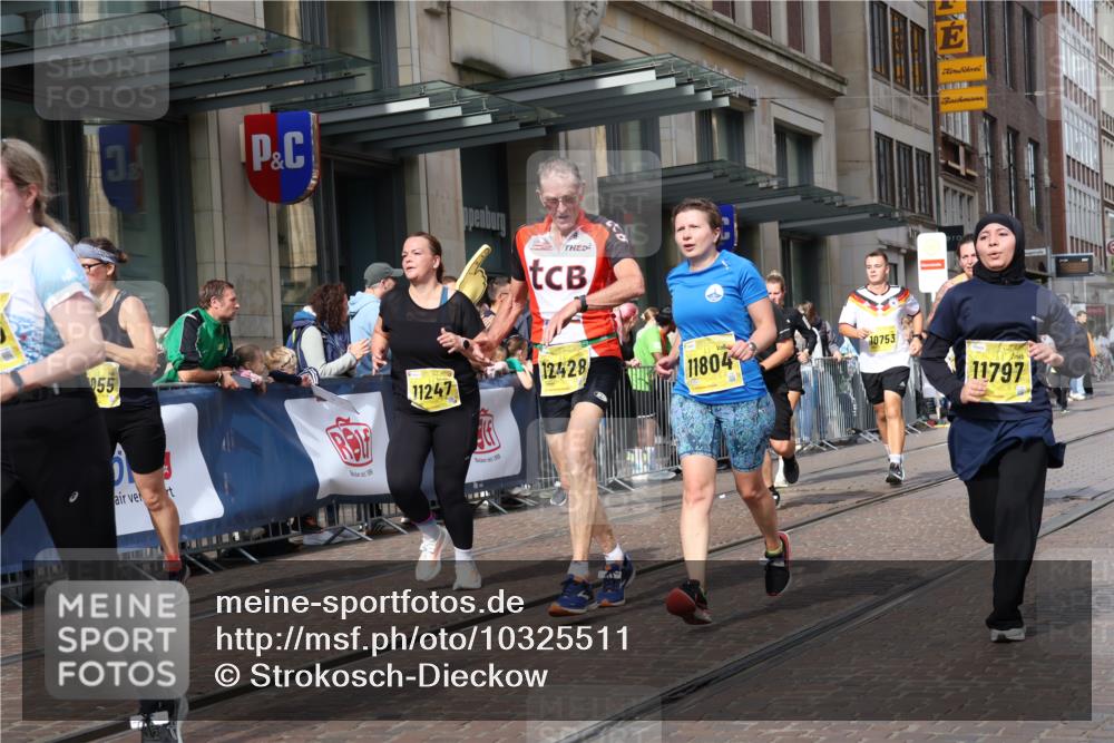 13.09.2026 - 21. swb-Marathon Bremen Strokosch-Dieckow http://msf.ph/oto/10325511 13.09.2026 11:00:45 Ziel 10093, 10367, 10368, 10428, 10639, 10753, 10892, 10964, 10965, 11049, 11055, 11116, 11247, 11260, 11359, 11428, 11540, 11681, 11682, 11728, 11751, 11804, 11816, 11850, 12006, 12085, 12116, 12241, 12245, 12283, 12428, 10263, 10272, 10275, 10306, 10369, 10857, 11126, 11162, 11180, 11343, 11475, 11556, 11687, 11708, 11769, 11797, 11819, 11838, 11959, 12006, 12018, 12397, 12430 meine-sportfotos.de