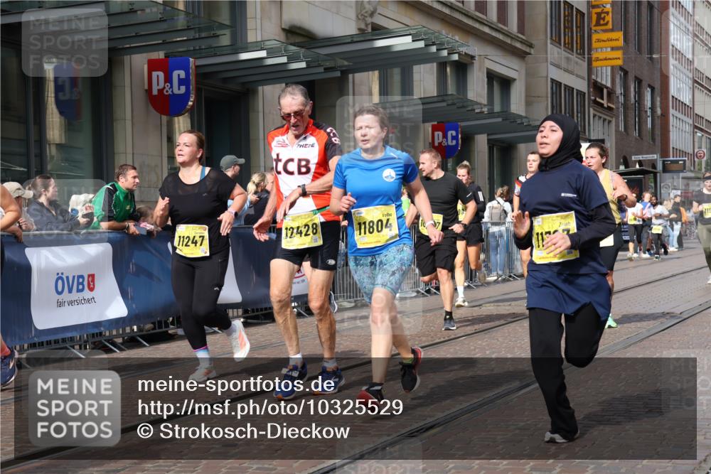 13.09.2026 - 21. swb-Marathon Bremen Strokosch-Dieckow http://msf.ph/oto/10325529 13.09.2026 11:00:46 Ziel 10093, 10367, 10368, 10428, 10639, 10753, 10892, 10964, 10965, 11049, 11055, 11116, 11247, 11260, 11306, 11359, 11428, 11540, 11681, 11682, 11728, 11751, 11804, 11816, 11850, 12085, 12116, 12241, 12245, 12283, 12390, 12391, 12428, 10263, 10272, 10275, 10306, 10369, 10857, 11055, 11126, 11162, 11180, 11343, 11475, 11556, 11687, 11708, 11769, 11797, 11804, 11819, 11838, 11959, 12006, 12018, 12397, 12430 meine-sportfotos.de