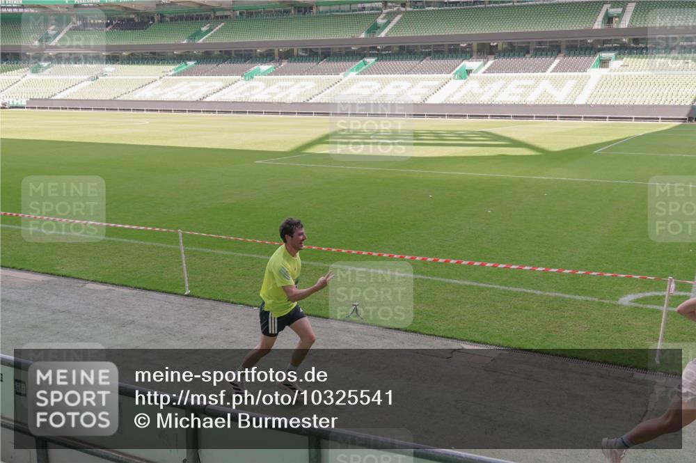 13.09.2026 - 21. swb-Marathon Bremen Michael Burmester http://msf.ph/oto/10325541 13.09.2026 12:54:59 Laufen im Stadion 161, 189, 201, 205, 313, 385, 388, 461, 472, 481, 495, 560, 655, 666, 675, 696, 740, 816, 827, 913, 1053, 1058, 1076, 1197, 1207, 1390, 1419, 1468, 1537, 1551, 1599, 1631, 1645, 1658, 2055, 2125, 2234, 2251, 2319, 2383, 2390, 2474, 2499, 2604, 2623, 2701, 2733, 2801, 2824, 2870, 2882, 2913, 2922, 2962, 2971, 3012, 3054, 3057, 3134, 3175, 3192, 3206, 3241, 3246, 3346, 3356, 3357, 3413, 3706, 3716, 3836, 4137, 4413, 4733, 5277, 5430, 5530, 5867, 6106 meine-sportfotos.de