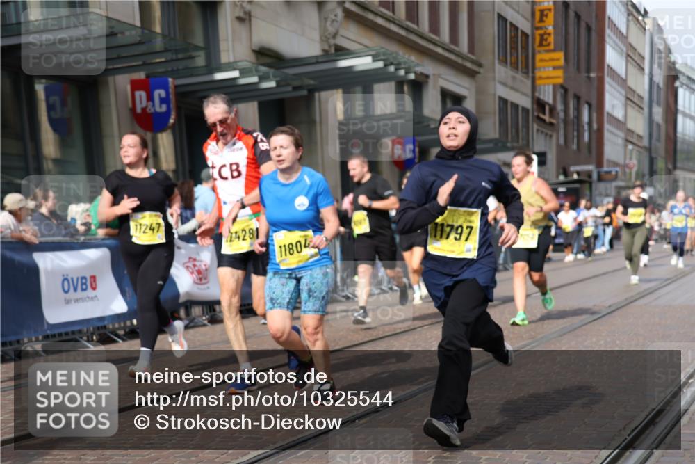 13.09.2026 - 21. swb-Marathon Bremen Strokosch-Dieckow http://msf.ph/oto/10325544 13.09.2026 11:00:46 Ziel 10093, 10367, 10368, 10428, 10639, 10753, 10892, 10964, 10965, 11049, 11055, 11116, 11247, 11260, 11306, 11359, 11428, 11540, 11681, 11682, 11728, 11751, 11804, 11816, 11850, 12085, 12116, 12241, 12245, 12283, 12390, 12391, 12428, 10263, 10272, 10275, 10306, 10369, 10857, 11055, 11126, 11162, 11180, 11343, 11475, 11556, 11687, 11708, 11769, 11797, 11804, 11819, 11838, 11959, 12006, 12018, 12397, 12430 meine-sportfotos.de