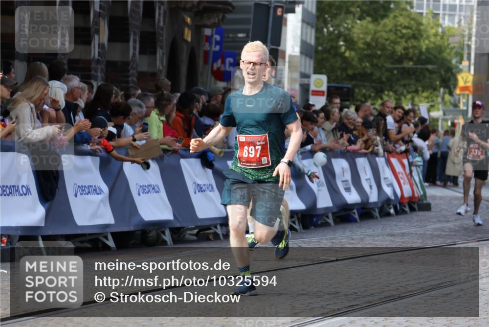 13.09.2026 - 21. swb-Marathon Bremen Strokosch-Dieckow http://msf.ph/oto/10325594 13.09.2026 13:11:26 Ziel 335, 697, 1349, 2021, 2087, 2759, 3440, 3448, 3484, 3647, 4429, 4475, 4571, 5079, 6471, 6657, 8183, 8474, 9410, 9618, 9622, 9762, 382, 6059, 7109, 8982 meine-sportfotos.de