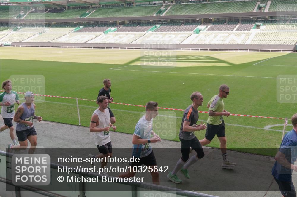 13.09.2026 - 21. swb-Marathon Bremen Michael Burmester http://msf.ph/oto/10325642 13.09.2026 12:55:07 Laufen im Stadion 161, 189, 201, 205, 385, 388, 411, 461, 472, 481, 495, 655, 666, 675, 816, 827, 854, 913, 1053, 1058, 1076, 1197, 1390, 1419, 1468, 1537, 1551, 1599, 1631, 1645, 1658, 2055, 2122, 2125, 2234, 2251, 2319, 2383, 2390, 2474, 2499, 2604, 2623, 2701, 2733, 2801, 2824, 2870, 2882, 2913, 2922, 2962, 2971, 3012, 3054, 3057, 3134, 3175, 3192, 3206, 3241, 3246, 3346, 3356, 3357, 3413, 3706, 3716, 3836, 4135, 4137, 4413, 4733, 5277, 5430, 5530, 5695, 5867, 6106 meine-sportfotos.de
