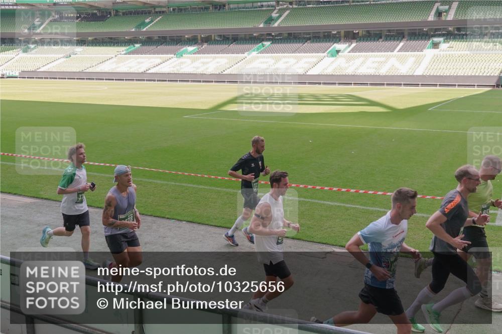 13.09.2026 - 21. swb-Marathon Bremen Michael Burmester http://msf.ph/oto/10325656 13.09.2026 12:55:07 Laufen im Stadion 161, 189, 201, 205, 385, 388, 411, 461, 472, 481, 495, 655, 666, 675, 816, 827, 854, 913, 1053, 1058, 1076, 1197, 1390, 1419, 1468, 1537, 1551, 1599, 1631, 1645, 1658, 2055, 2122, 2125, 2234, 2251, 2319, 2383, 2390, 2474, 2499, 2604, 2623, 2701, 2733, 2801, 2824, 2870, 2882, 2913, 2922, 2962, 2971, 3012, 3054, 3057, 3134, 3175, 3192, 3206, 3241, 3246, 3346, 3356, 3357, 3413, 3706, 3716, 3836, 4135, 4137, 4413, 4733, 5277, 5430, 5530, 5695, 5867, 6106 meine-sportfotos.de