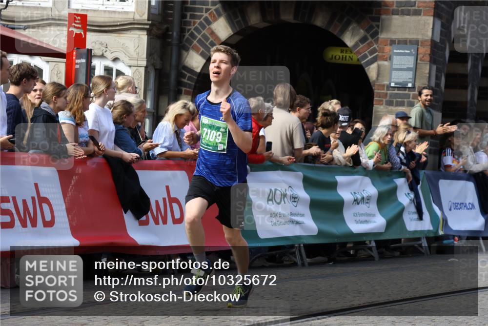 13.09.2026 - 21. swb-Marathon Bremen Strokosch-Dieckow http://msf.ph/oto/10325672 13.09.2026 13:11:29 Ziel 335, 697, 1349, 2021, 2087, 3440, 3448, 3484, 3647, 4429, 5079, 6471, 6657, 8183, 8474, 9410, 9618, 9622, 9762, 5585, 6059, 7109, 8982, 13055 meine-sportfotos.de