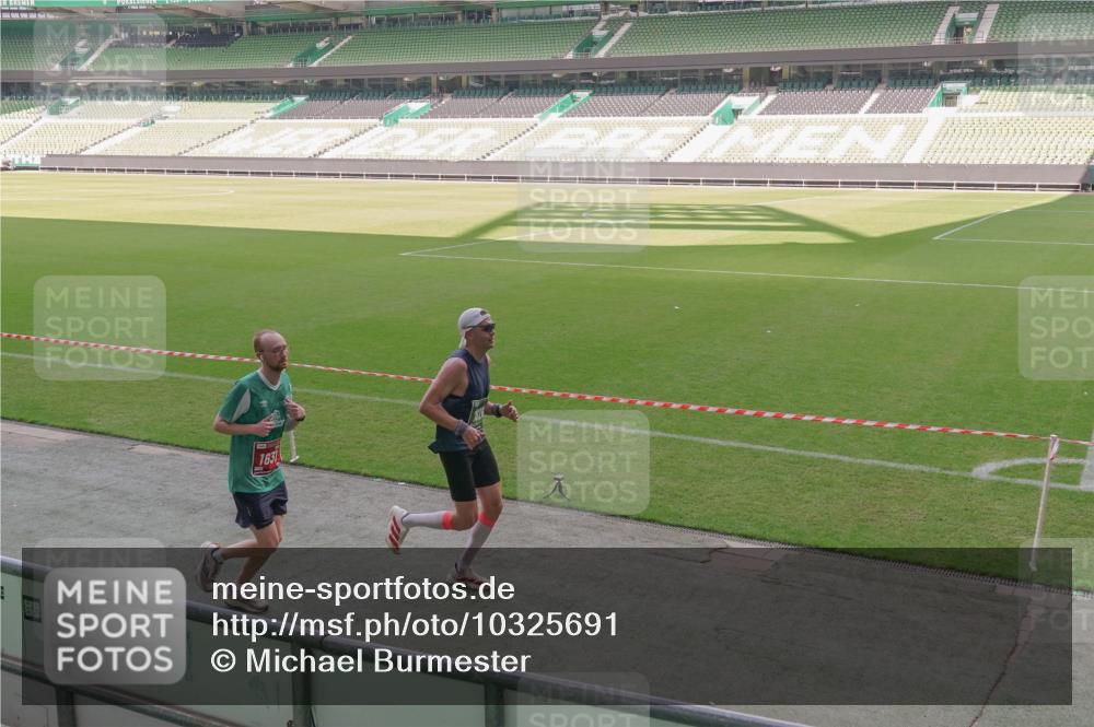 13.09.2026 - 21. swb-Marathon Bremen Michael Burmester http://msf.ph/oto/10325691 13.09.2026 12:55:10 Laufen im Stadion 161, 189, 201, 205, 385, 388, 411, 461, 472, 481, 495, 655, 666, 675, 816, 827, 854, 913, 1053, 1058, 1076, 1197, 1390, 1419, 1468, 1537, 1551, 1599, 1631, 1645, 1658, 2055, 2122, 2125, 2234, 2251, 2260, 2319, 2383, 2390, 2474, 2499, 2604, 2623, 2701, 2733, 2801, 2824, 2870, 2882, 2913, 2922, 2962, 2971, 3012, 3054, 3057, 3134, 3175, 3192, 3206, 3241, 3246, 3346, 3356, 3357, 3413, 3706, 3716, 3836, 4135, 4137, 4413, 4733, 5277, 5430, 5530, 5695, 5867, 6106 meine-sportfotos.de