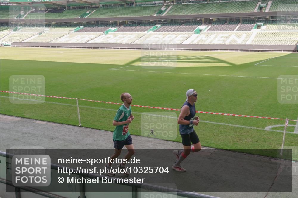 13.09.2026 - 21. swb-Marathon Bremen Michael Burmester http://msf.ph/oto/10325704 13.09.2026 12:55:10 Laufen im Stadion 161, 189, 201, 205, 385, 388, 411, 461, 472, 481, 495, 655, 666, 675, 816, 827, 854, 913, 1053, 1058, 1076, 1197, 1390, 1419, 1468, 1537, 1551, 1599, 1631, 1645, 1658, 2055, 2122, 2125, 2234, 2251, 2260, 2319, 2383, 2390, 2474, 2499, 2604, 2623, 2701, 2733, 2801, 2824, 2870, 2882, 2913, 2922, 2962, 2971, 3012, 3054, 3057, 3134, 3175, 3192, 3206, 3241, 3246, 3346, 3356, 3357, 3413, 3706, 3716, 3836, 4135, 4137, 4413, 4733, 5277, 5430, 5530, 5695, 5867, 6106 meine-sportfotos.de
