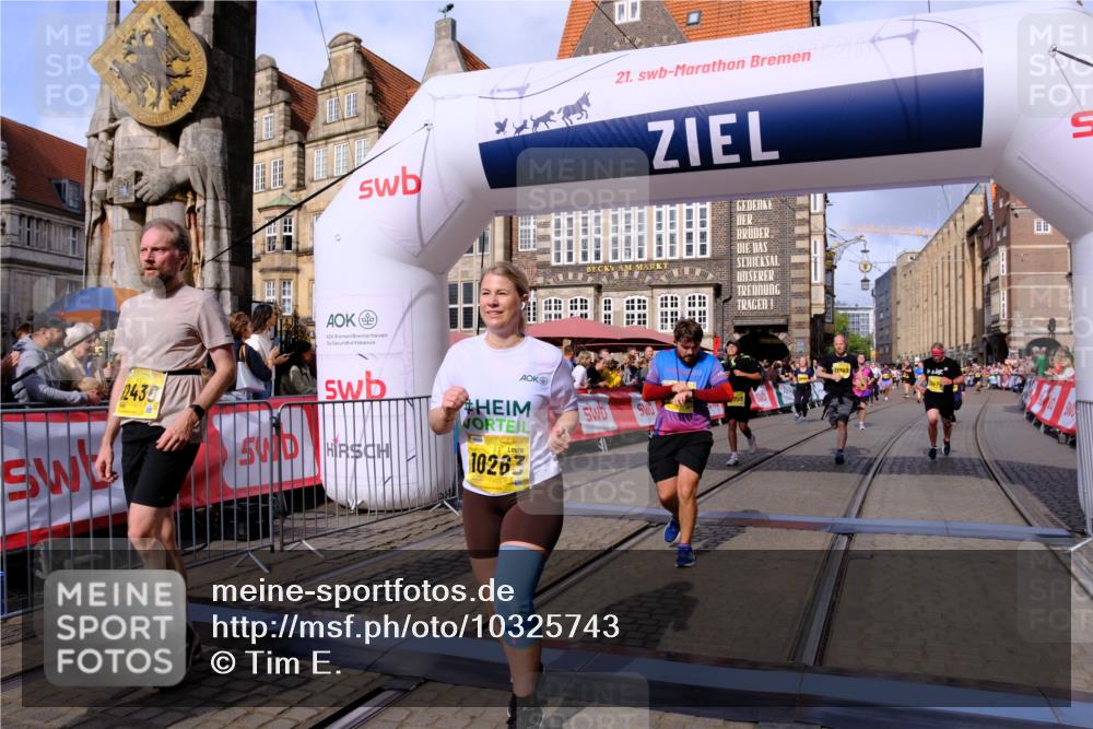 13.09.2026 - 21. swb-Marathon Bremen Tim E. http://msf.ph/oto/10325743 13.09.2026 11:00:59 Ziel 10263, 10272, 10275, 10306, 10369, 10857, 11055, 11162, 11180, 11343, 11475, 11556, 11687, 11708, 11769, 11797, 11804, 11819, 11838, 11959, 12006, 12397, 12430 meine-sportfotos.de