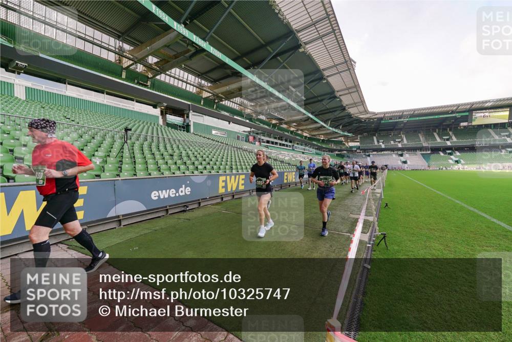 13.09.2026 - 21. swb-Marathon Bremen Michael Burmester http://msf.ph/oto/10325747 13.09.2026 13:29:24 Laufen im Stadion 111, 171, 220, 405, 422, 476, 478, 685, 729, 754, 767, 829, 925, 986, 1079, 1217, 1220, 1242, 1270, 1298, 1325, 1384, 1496, 1615, 1633, 1634, 1741, 1777, 1810, 1811, 1886, 1983, 2238, 2263, 2326, 2365, 2436, 2449, 2472, 2546, 2574, 2593, 2738, 2740, 2743, 2830, 2862, 2868, 2924, 2991, 3020, 3053, 3061, 3129, 3154, 3238, 3274, 3286, 3321, 3361, 3563, 3589, 3594, 3595, 3605, 3678, 3694, 3755, 3758, 3798, 3826, 3853, 3898, 3929, 3953, 3965, 3971, 3987, 4011, 4056, 4108, 4238 meine-sportfotos.de