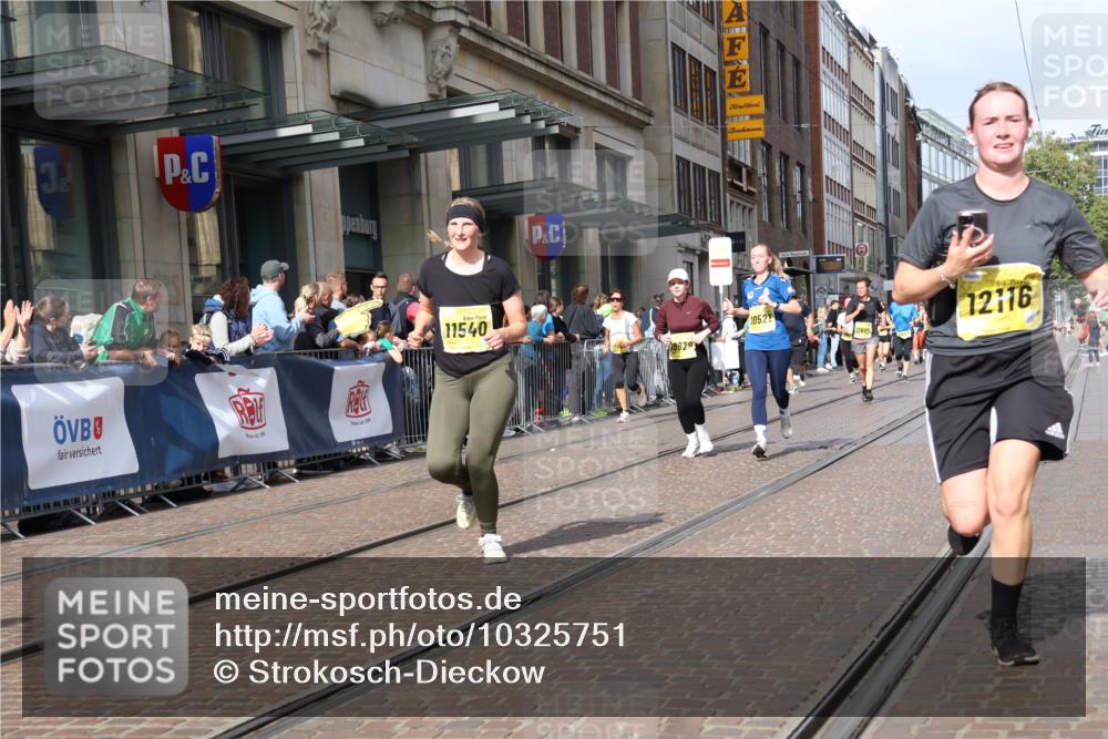 13.09.2026 - 21. swb-Marathon Bremen Strokosch-Dieckow http://msf.ph/oto/10325751 13.09.2026 11:00:50 Ziel 10093, 10428, 10639, 10753, 10892, 10964, 10965, 11049, 11116, 11260, 11306, 11359, 11428, 11540, 11681, 11682, 11728, 11751, 11813, 11816, 11850, 12085, 12116, 12241, 12245, 12283, 12390, 12391, 12428, 10263, 10272, 10275, 10306, 10367, 10368, 10369, 10857, 11055, 11162, 11180, 11247, 11343, 11359, 11475, 11556, 11687, 11708, 11769, 11797, 11804, 11819, 11838, 11959, 12006, 12018, 12397, 12430 meine-sportfotos.de